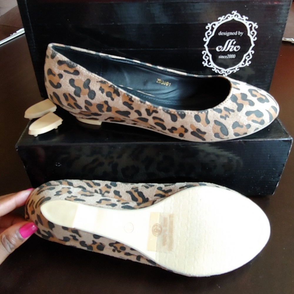 Designed By Sho animal print low wedge 8.5
